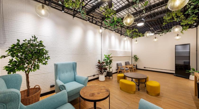 Siam Subway Hostel and Cafe - image 7