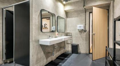 Siam Subway Hostel and Cafe - image 8