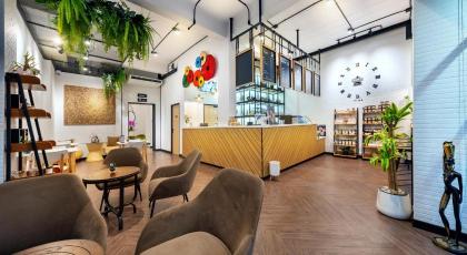 Siam Subway Hostel and Cafe - image 9
