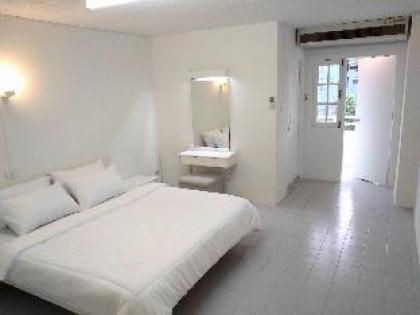 Rent Room Jitraparmansion - image 2