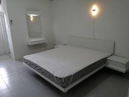 Rent Room Jitraparmansion - image 5