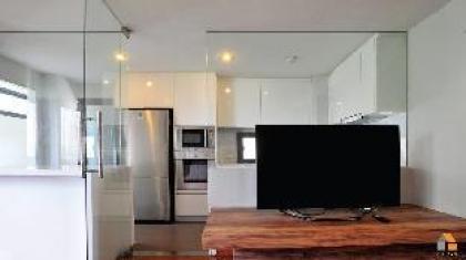 W8 Luxury Condo 650m to Soi Thonglor 25 - image 7