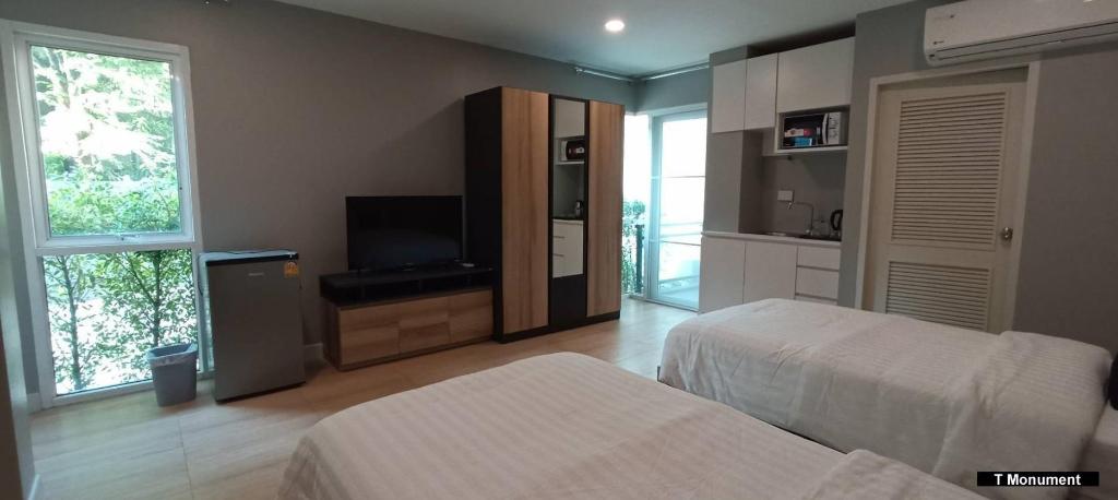 T Monument (Victory Monument) Standard Twin Bed - image 6