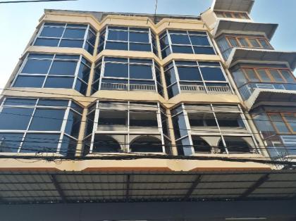 Pratunam Family House