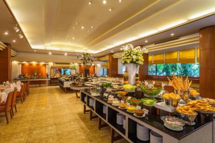 Twin Towers Hotel - image 3