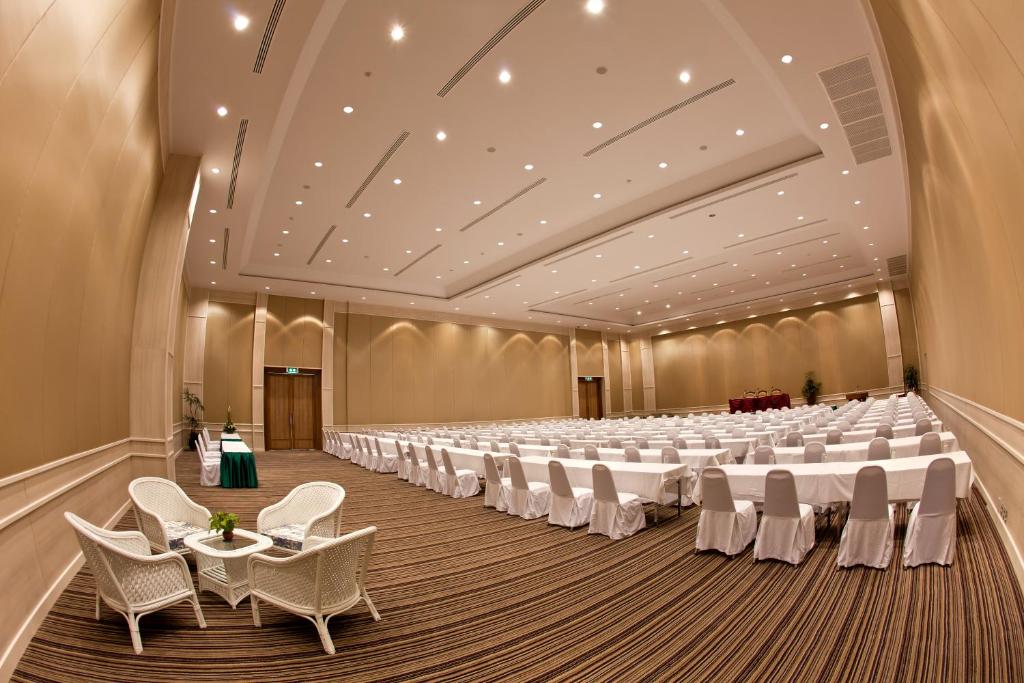 Trang Hotel Bangkok - image 3