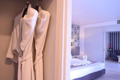 Trang Hotel Bangkok - image 8