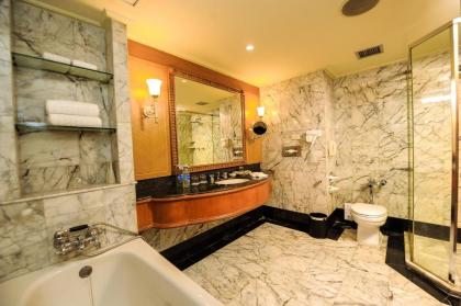 Montien Riverside Hotel - image 12