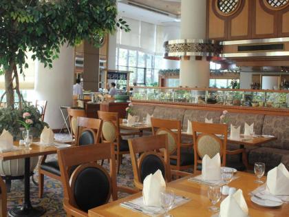 Montien Riverside Hotel - image 2