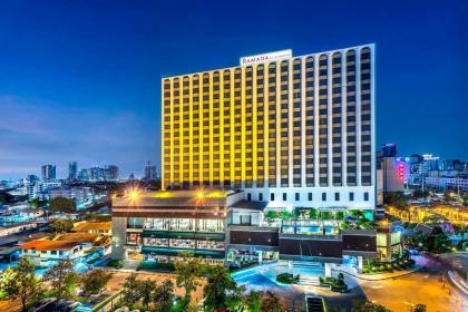 Ramada by Wyndham Bangkok Chaophya Park Bangkok 