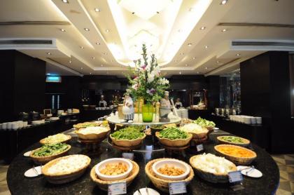 Ramada by Wyndham Bangkok Chaophya Park - image 12