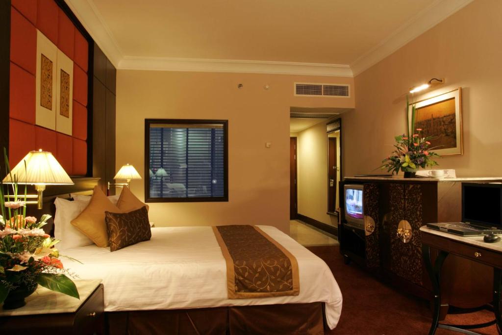 Ramada by Wyndham Bangkok Chaophya Park - image 2