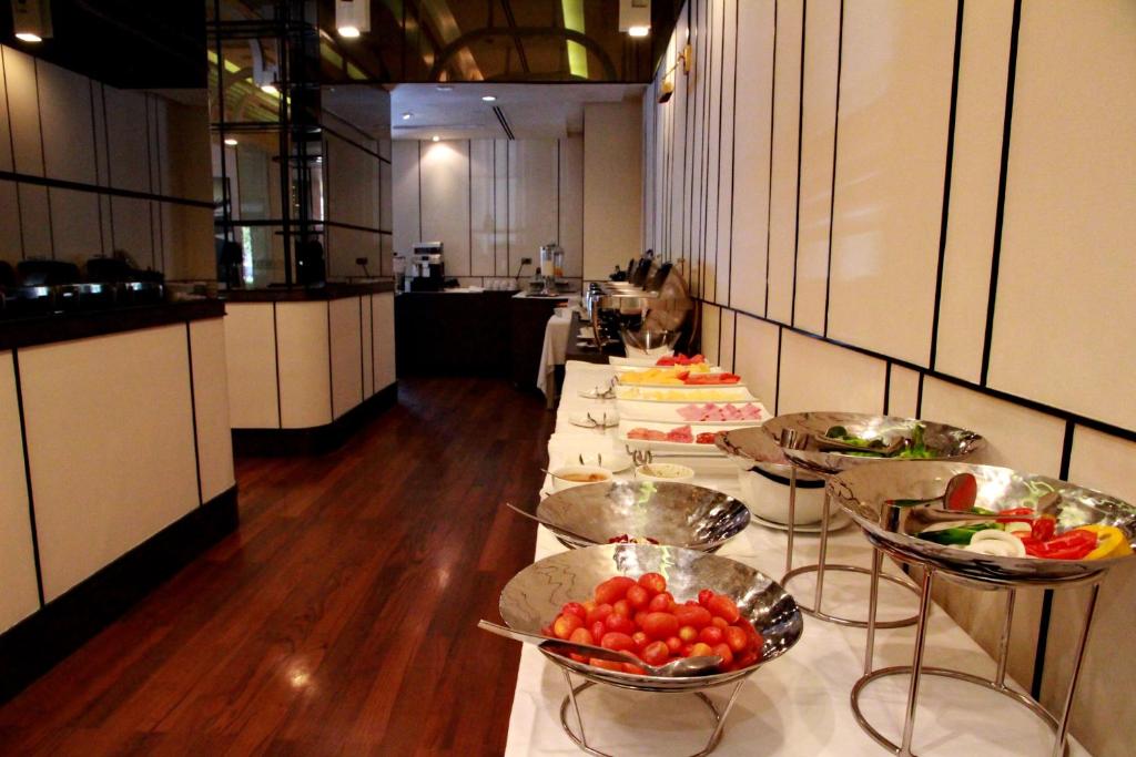 The Duchess Hotel - image 7