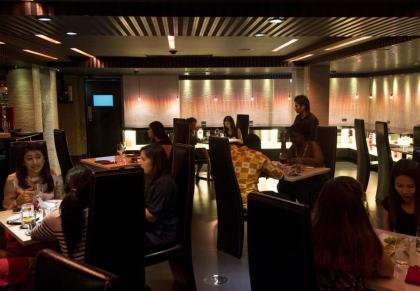 Sukhumvit Suites Hotel - image 2