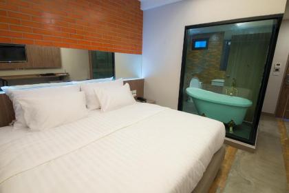 V20 Boutique Jacuzzi Hotel - SHA Extra Plus - image 18