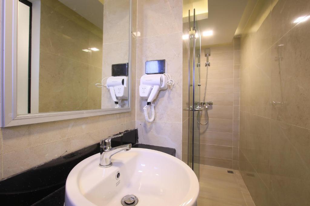 Pratunam Atrium Hotel - image 4