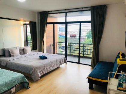 Sleepy and Homey Don Mueang Airport Hostel - image 7