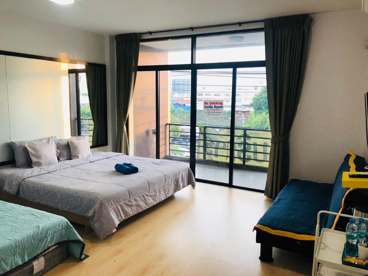 Sleepy and Homey Don Mueang Airport Hostel - image 7