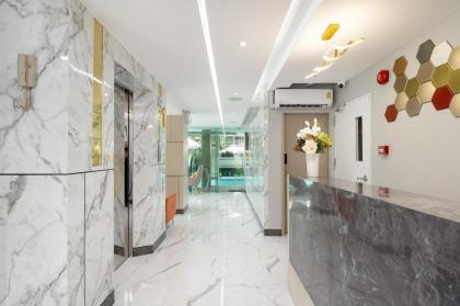 The Riski Hotel @ Bangphlat Station (SHA Certified) - image 13