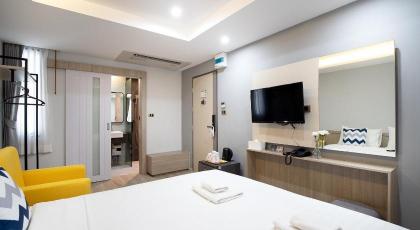 The Riski Hotel @ Bangphlat Station (SHA Certified) - image 14