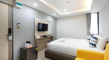 The Riski Hotel @ Bangphlat Station (SHA Certified) - image 9