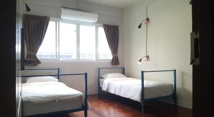 Bangkok Check Inn @ Chareon Krung  - image 2