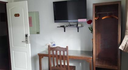 Bangkok Check Inn @ Chareon Krung  - image 7