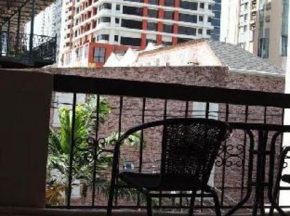 Le Vanvarothai Saladaeng Residence