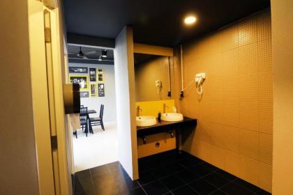 Room 22 Hostel - image 11