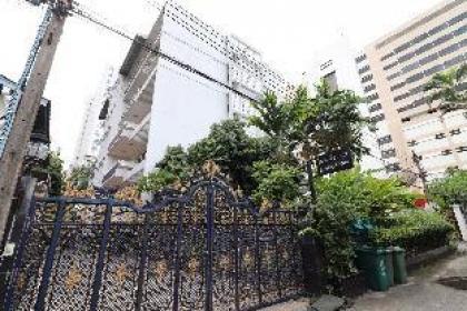Very Close to Bamrungrad Hospital! 150SQM/2BR - image 3