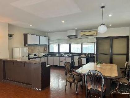 Two Bedroom / perfect stay quite near Bumrungrad - image 5