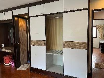 Two Bedroom / perfect stay quite near Bumrungrad - image 9