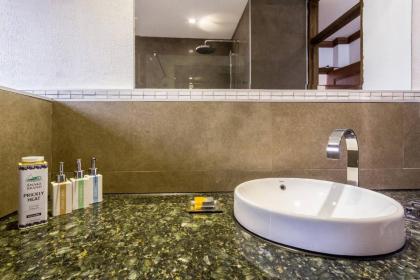Fabulous Dasiri Townhouse With 5 Bedrooms - image 17