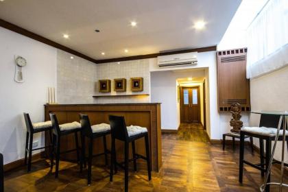 Fabulous Dasiri Townhouse With 5 Bedrooms - image 2