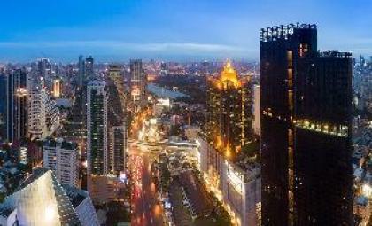 Condo Next to BTS MRT Asoke - image 19