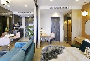 Condo Next to BTS MRT Asoke - image 3