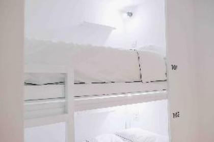 The 820house - Entire Floor 4 beds (4 ?????) - image 8