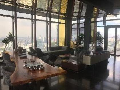 LUXURY CONDO IN BANGKOK WITH ALL THE AMENITIES!!! - image 10