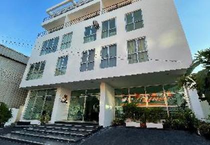 RoomQuest Bangkok Sukhumvit 50