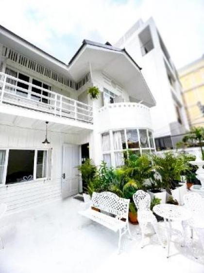 RoomQuest Rim Praya Dinsor Road - image 2