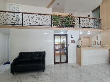 El Huq - image 6