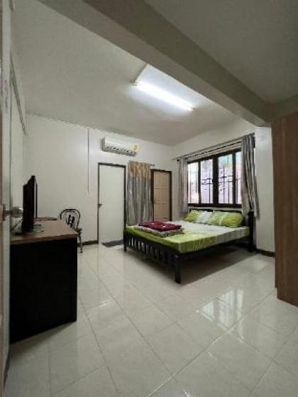 Pimravee Apartment (Yaek 8) - image 6