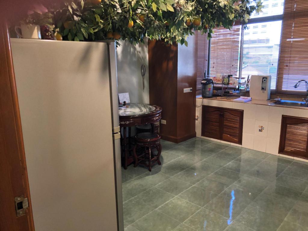 Room (Not Available) - image 6
