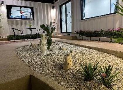 garden-style 20 container homestay near MRT