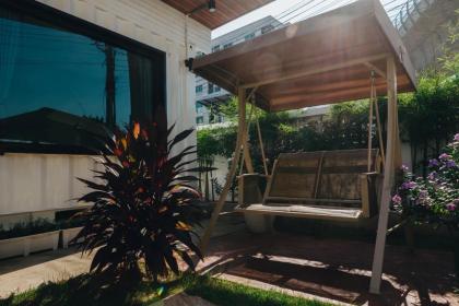 34 Independent courtyard garden-style container homestay near MRT - image 12
