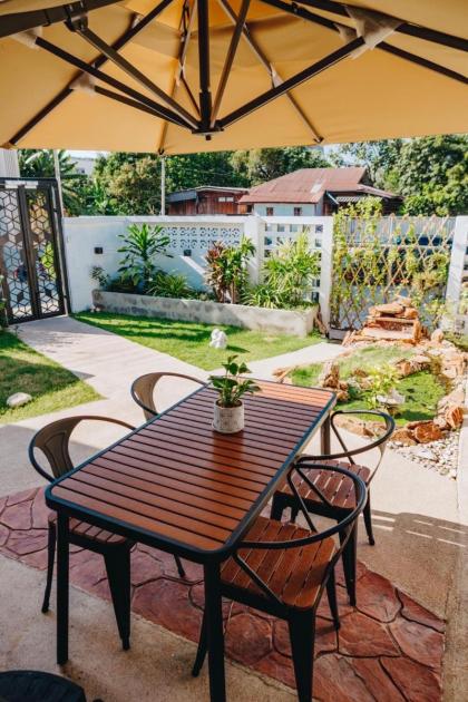 34 Independent courtyard garden-style container homestay near MRT - image 3