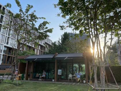Quiet oasis in heart of Bangkok - image 7