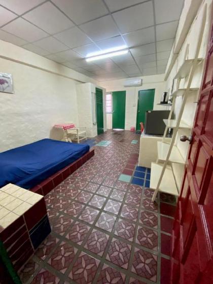 Ratanawong Court 206 Private safe comfortable MRT Bangkok 