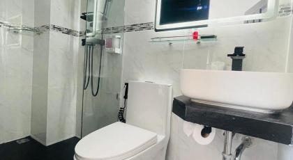 Thonglor Suites Hotel - image 22