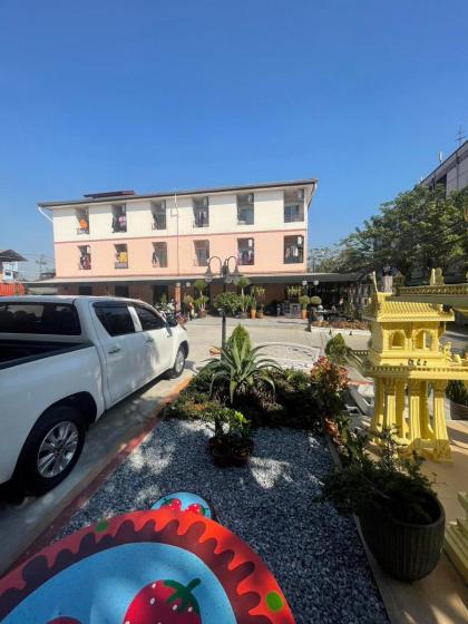 66 Apartment - image 11